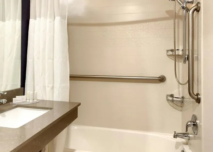 Fairfield And Hotel Sierra Vista