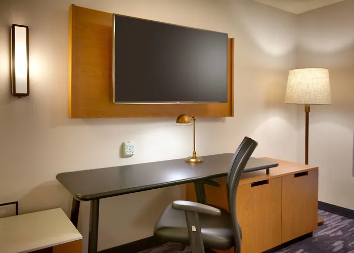 Fairfield And Hotel Sierra Vista